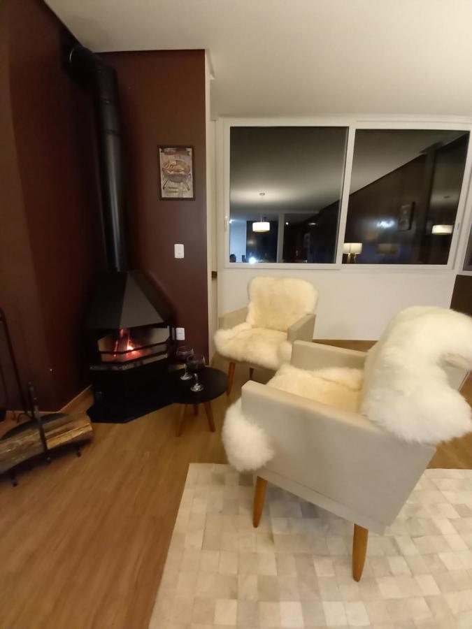 Gramado - Apartamento Aconchegante Com Lareira E Churrasqueira Exterior foto
